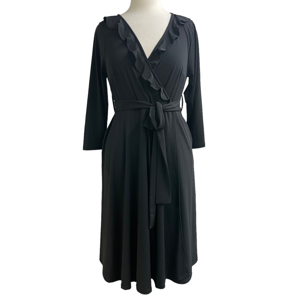 Torrid front wrap black dress with ruffled V neckline in size 00 (M/L)